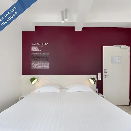 Les Voiles Hotel