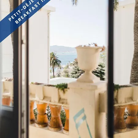 Hotel-rooftop Les Voiles 3* Toulon