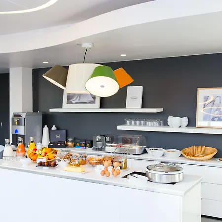 Hotel-rooftop Les Voiles 3* Toulon