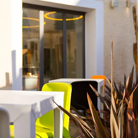 Hotel-rooftop Les Voiles Hotel 3*