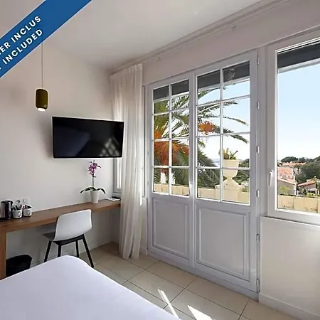 Hotel-rooftop Les Voiles 3* Toulon