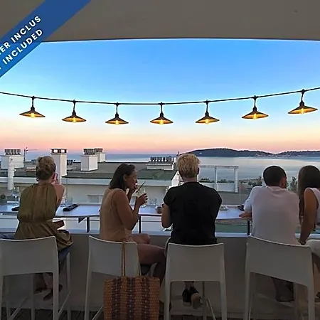 Les Voiles Hotel