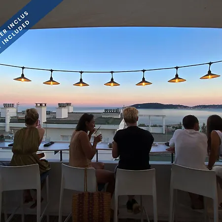 ホテル Hotel-rooftop Les Voiles ツーロン