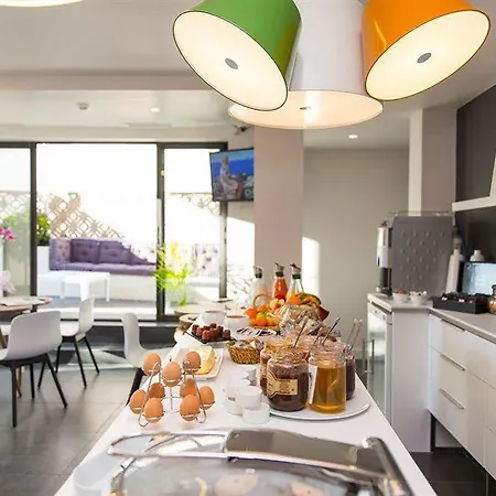 Hotel-rooftop Les Voiles 3* Toulon
